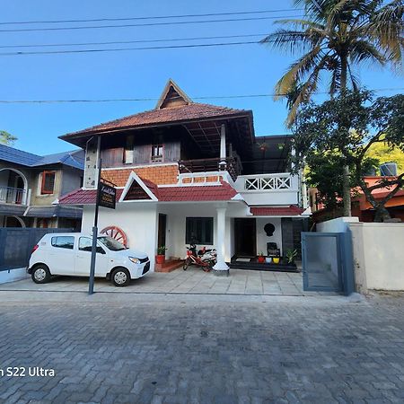 Kairali Palace Home Stay Thekkady Dış mekan fotoğraf