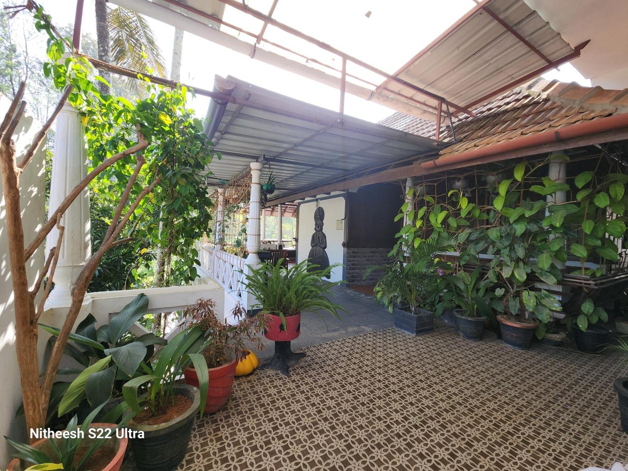 Kairali Palace Home Stay Thekkady Dış mekan fotoğraf