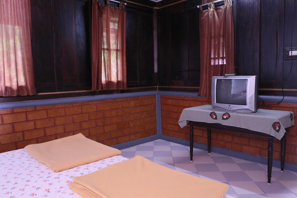 Kairali Palace Home Stay Thekkady Oda fotoğraf